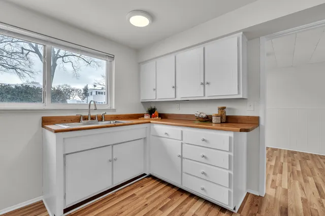 $200,000 | 457 Donnalee Drive, Monroe, MI 48162