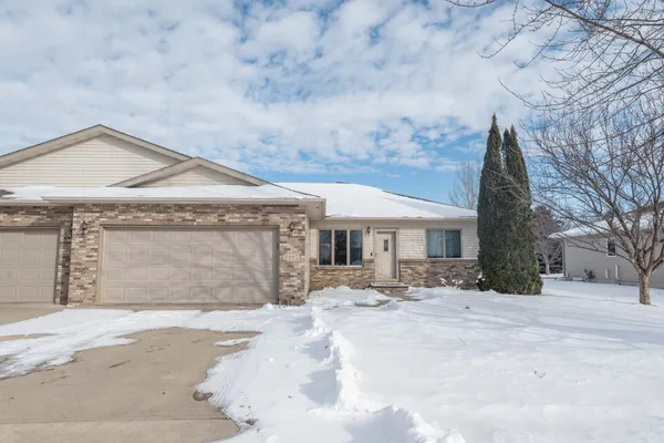 $289,500 | 1002 9th Avenue Southeast, Barnesville, MN 56514