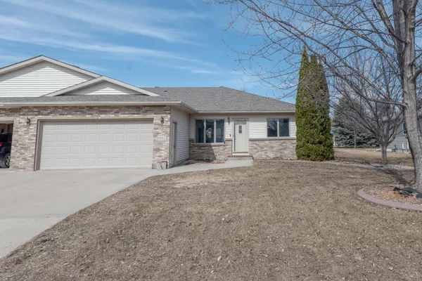 $289,500 | 1002 9th Avenue Southeast, Barnesville, MN 56514