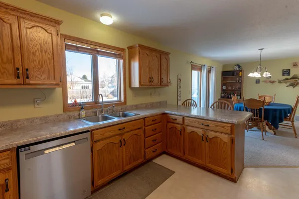 $288,500 | 1002 9th Avenue Southeast, Barnesville, MN 56514