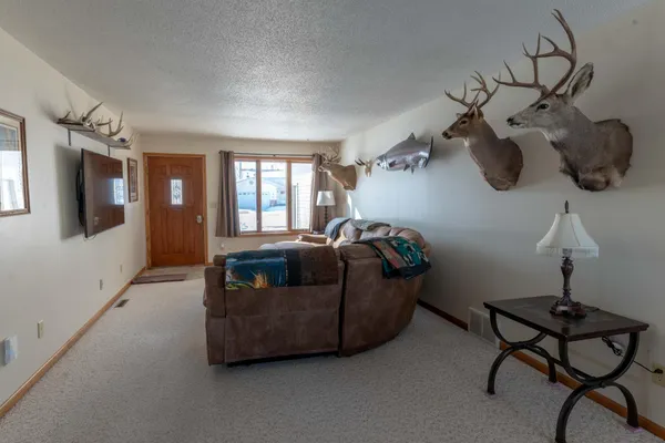 $288,500 | 1002 9th Avenue Southeast, Barnesville, MN 56514