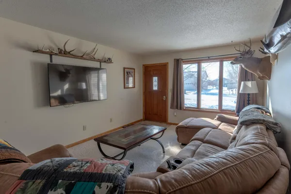 $288,500 | 1002 9th Avenue Southeast, Barnesville, MN 56514