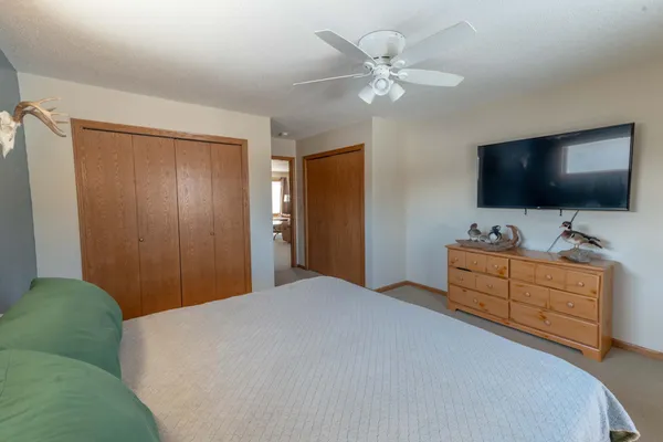 $288,500 | 1002 9th Avenue Southeast, Barnesville, MN 56514