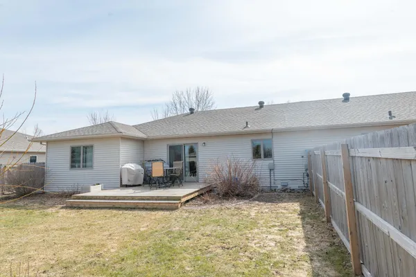 $288,500 | 1002 9th Avenue Southeast, Barnesville, MN 56514