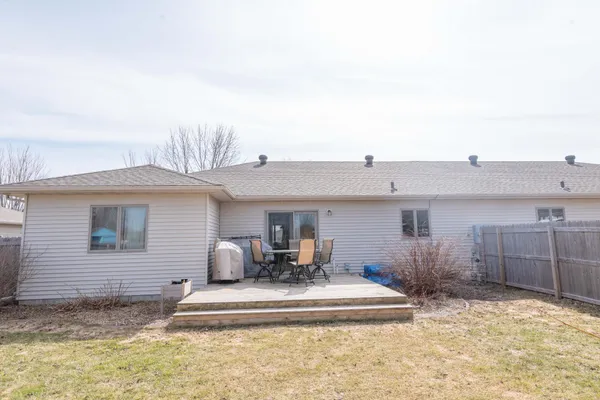 $288,500 | 1002 9th Avenue Southeast, Barnesville, MN 56514