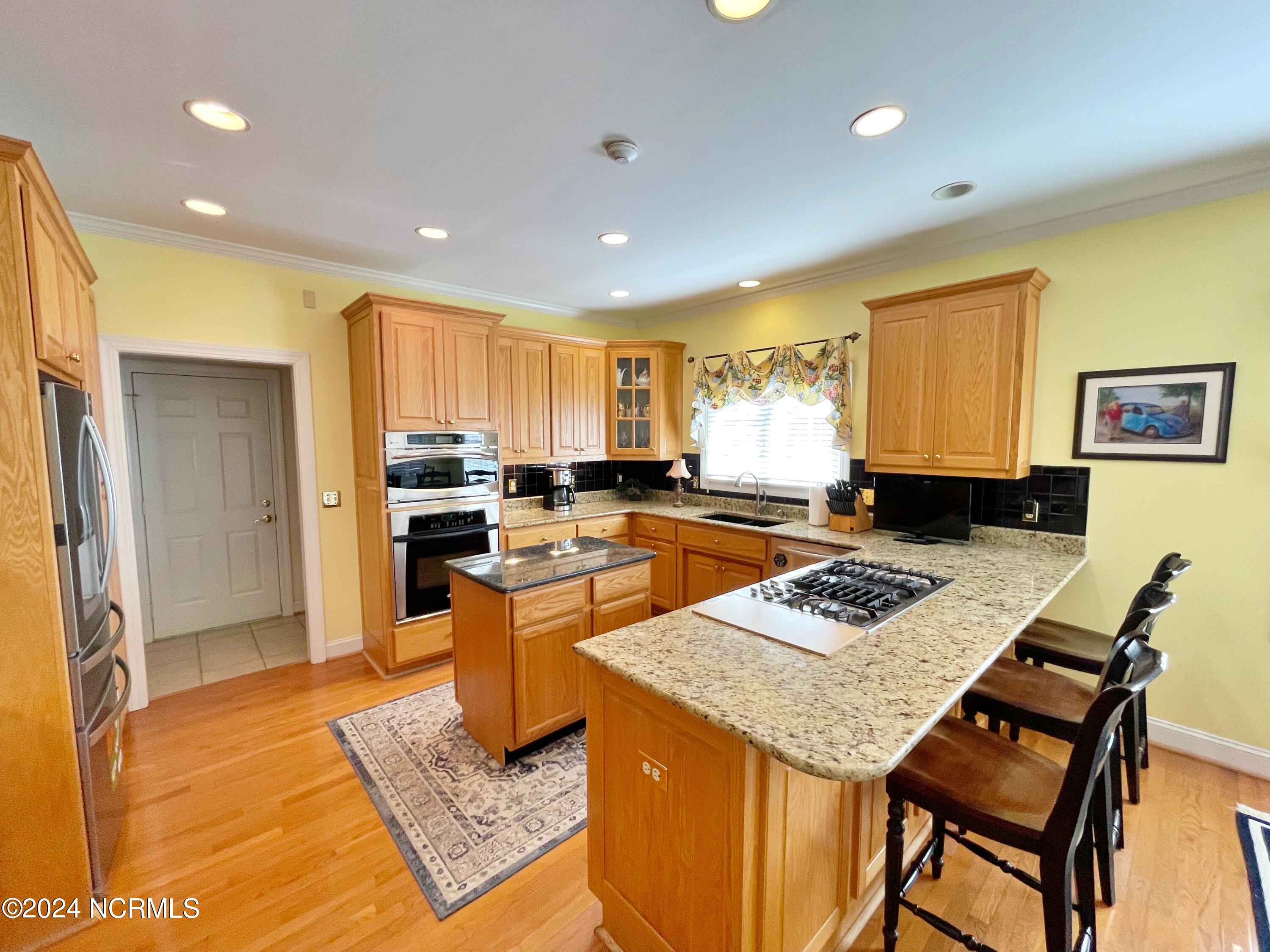 214 Nydegg Road New Bern, NC 28562 - Photo 10 of 76 GREAT KITCHEN LAYOUT