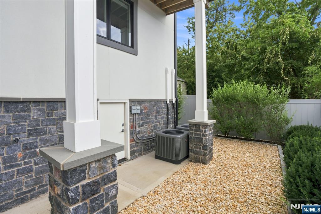 1439 River Road, Unit 1 Edgewater, NJ 07020 - Photo 38 of 39 Gallery Image 38