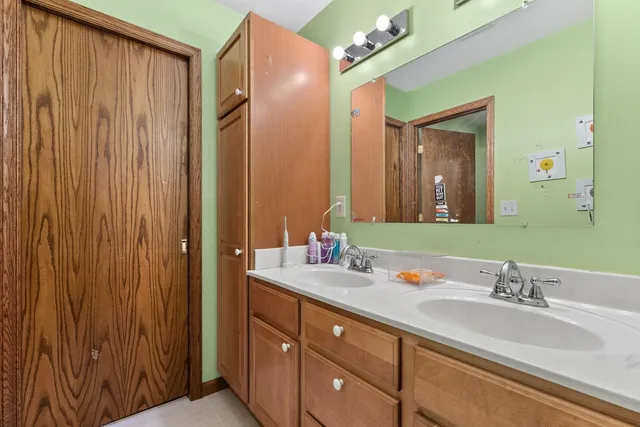 $439,900 | 8100 149th Street West, Taylor Ridge, IL 61284