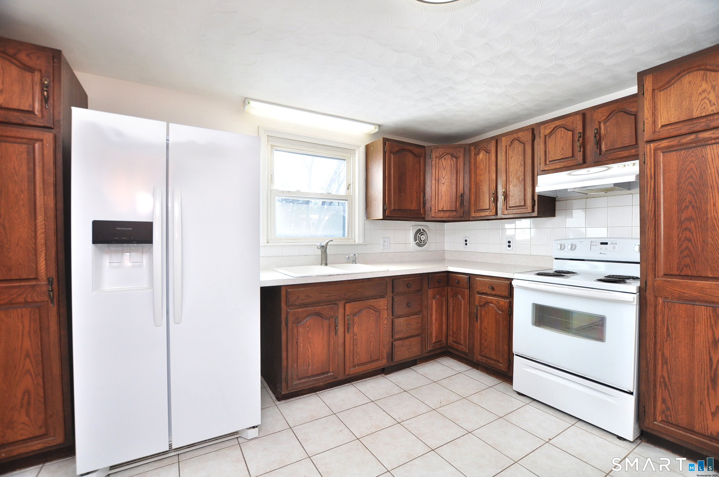 18 Play Road Enfield, CT 06082 - Photo 17 of 40