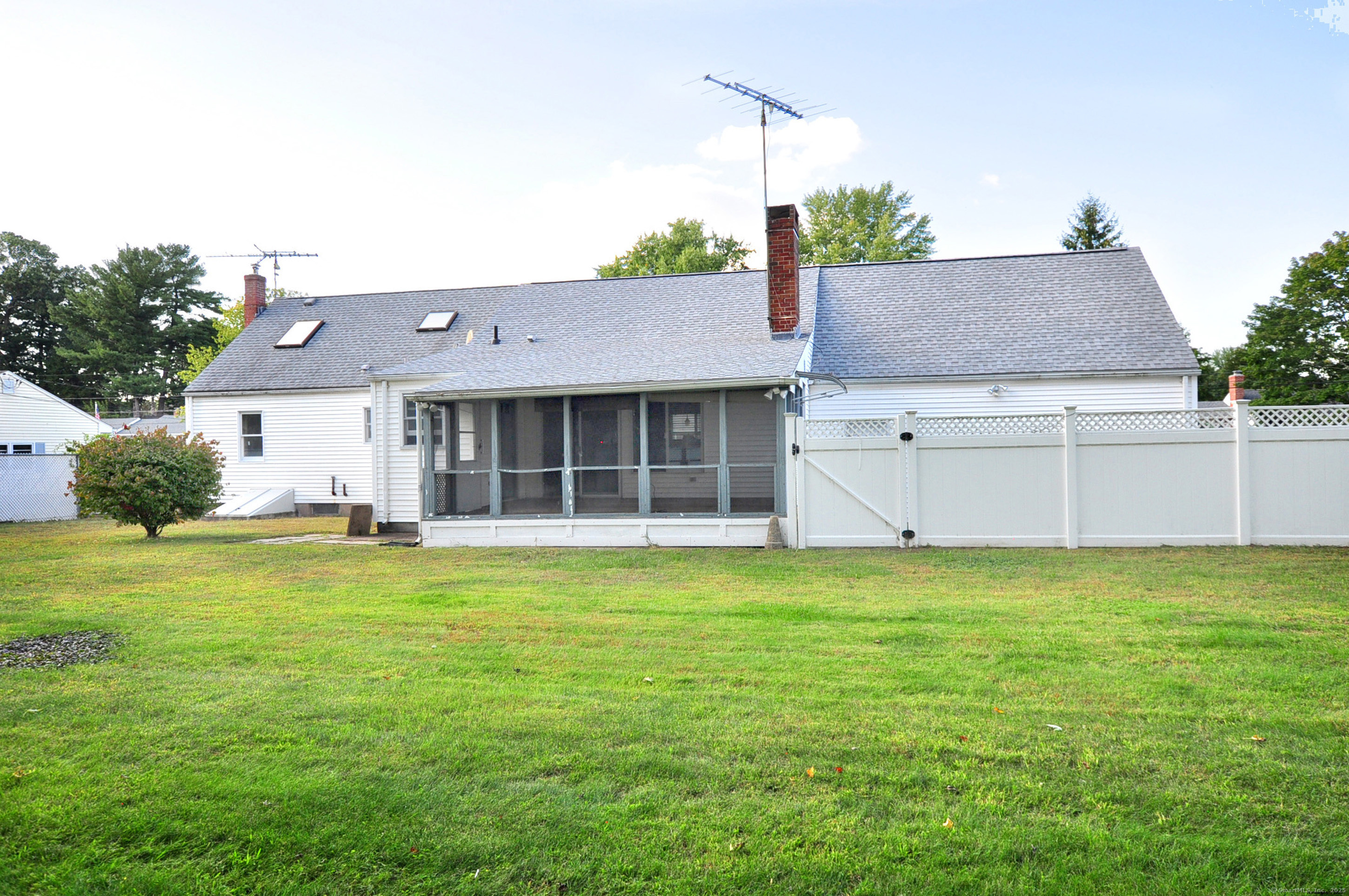 18 Play Road Enfield, CT 06082 - Photo 10 of 40
