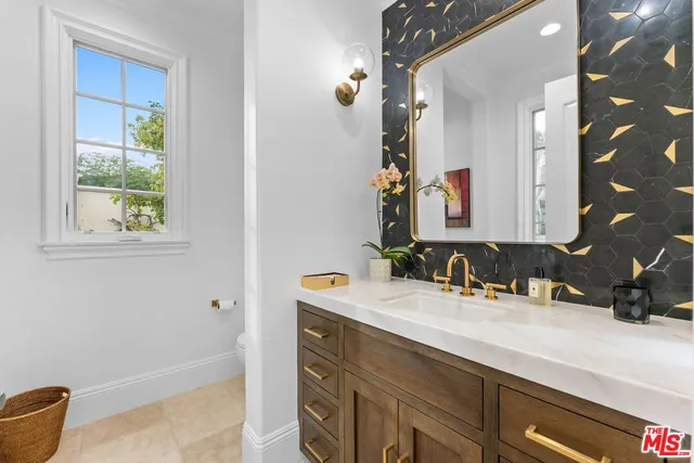 a view of a backyard with plants