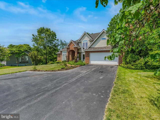 $545,000 | 564 Peace Pipe Lane, Hedgesville, WV 25427