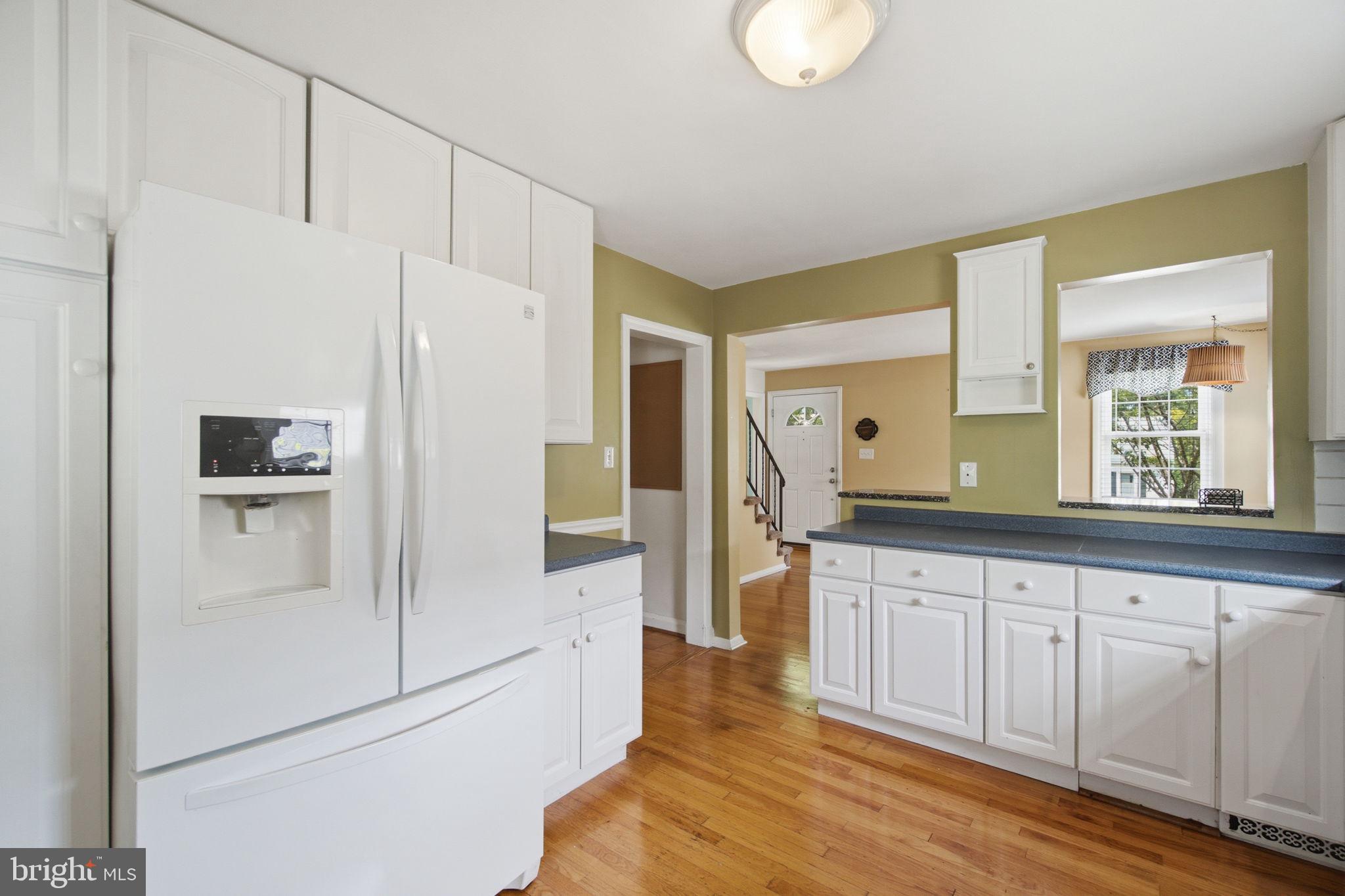 107 Oakway Road Lutherville-Timonium, MD 21093 - Photo 10 of 52 Kitchen with plenty of counter space