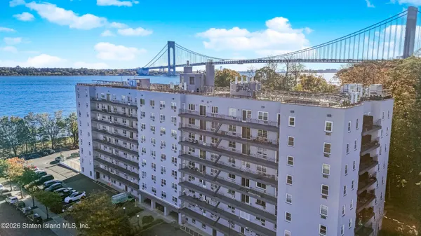 $299,999 | 20 Cliff Street, Unit 2J | Shore Acres