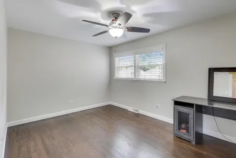 $879,900 | 6025 North Hiawatha Avenue, Chicago, IL 60646