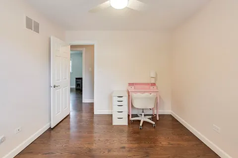 $879,900 | 6025 North Hiawatha Avenue, Chicago, IL 60646