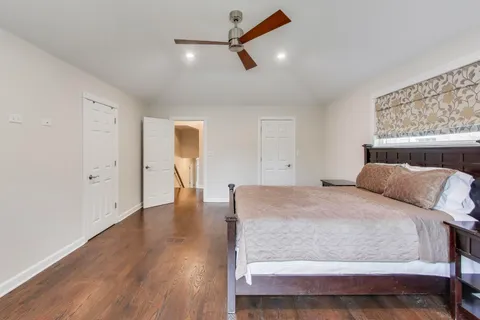 $879,900 | 6025 North Hiawatha Avenue, Chicago, IL 60646