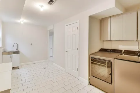 $879,900 | 6025 North Hiawatha Avenue, Chicago, IL 60646