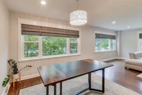 $879,900 | 6025 North Hiawatha Avenue, Chicago, IL 60646