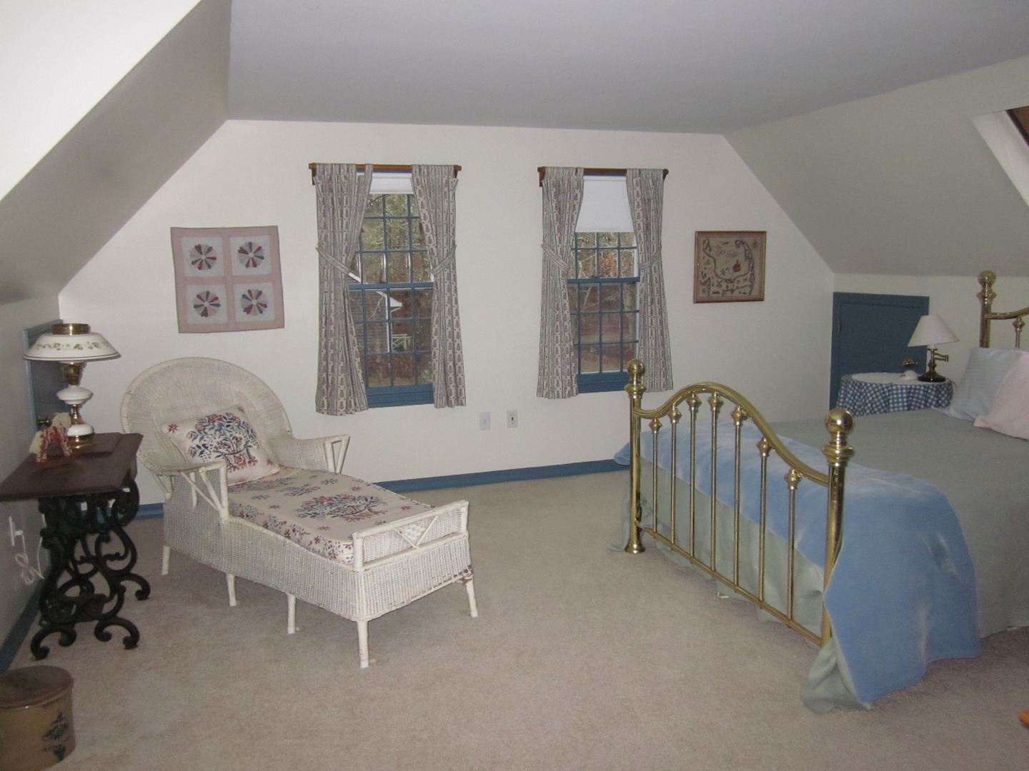 59 Marthas Road Edgartown, MA 02539 - Photo 17 of 17 a living room with furniture and a table