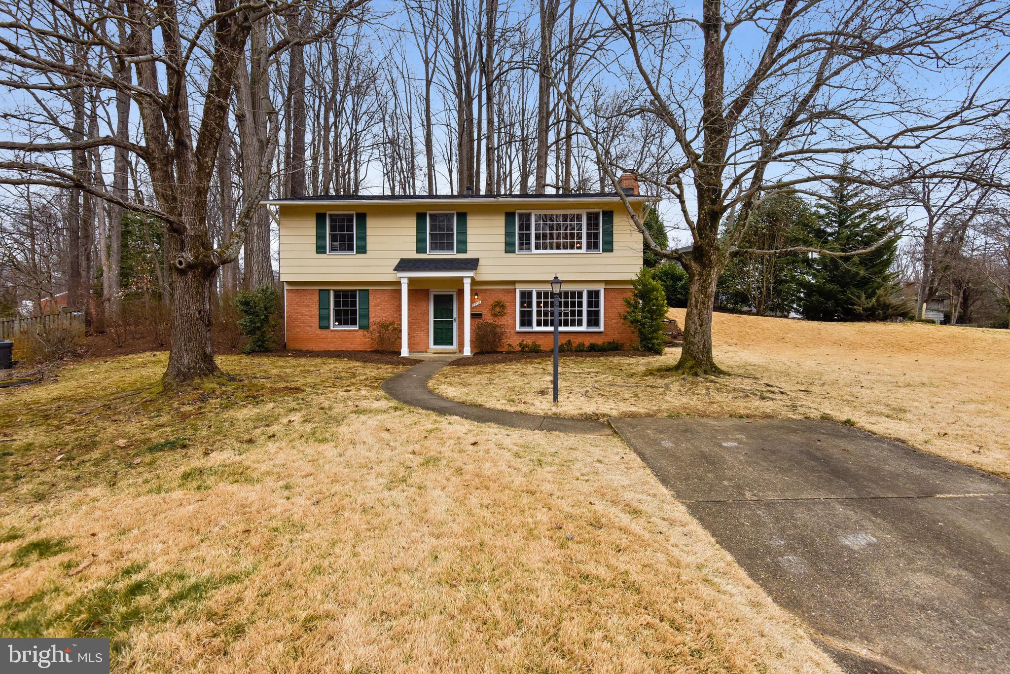 7708 Heming Place Springfield, VA 22151 - Photo 4 of 64 Front
