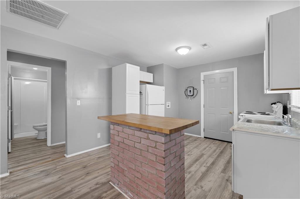 1528 McConnell Road Greensboro, NC 27401 - Photo 8 of 24