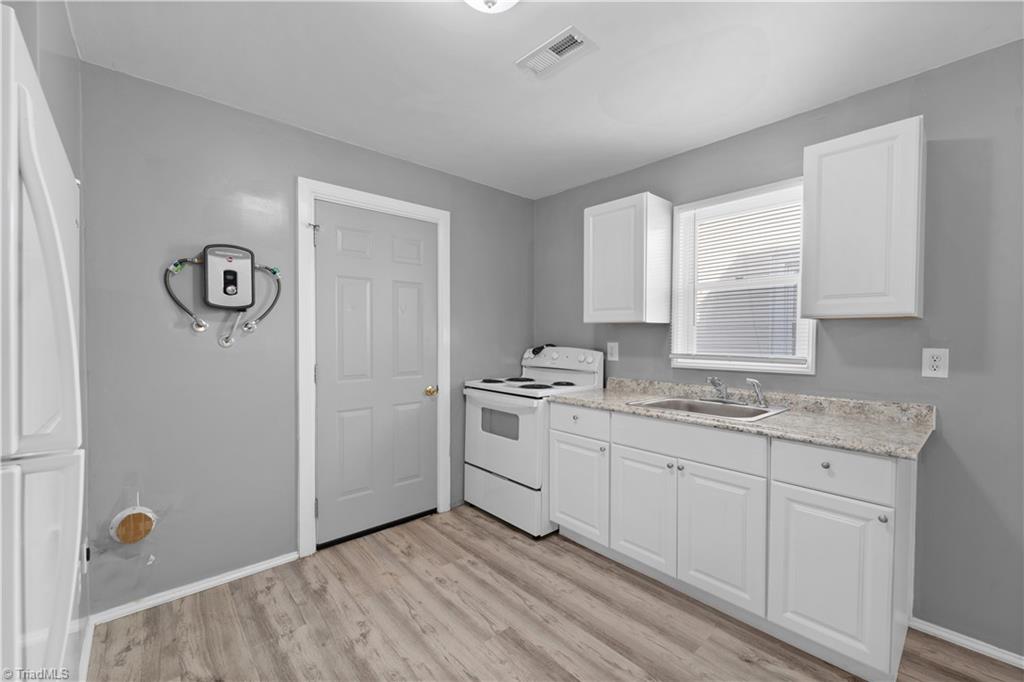 1528 McConnell Road Greensboro, NC 27401 - Photo 10 of 24