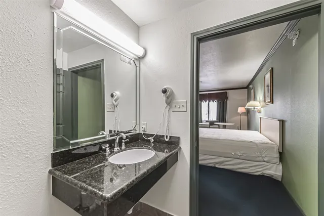 a view of a hallway with closet