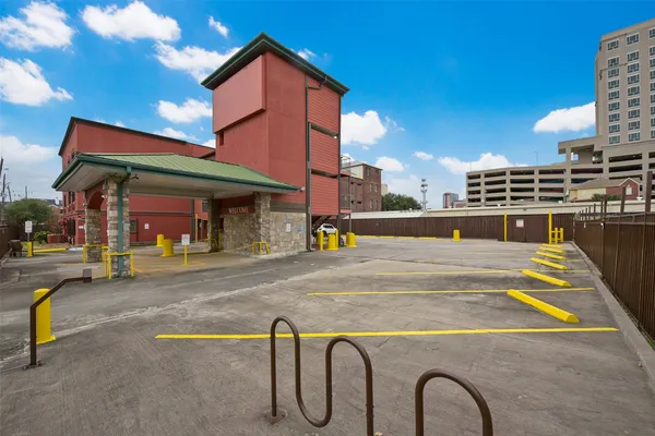 $925 | 1025 Swanson Street, Unit 314, Houston, TX 77030