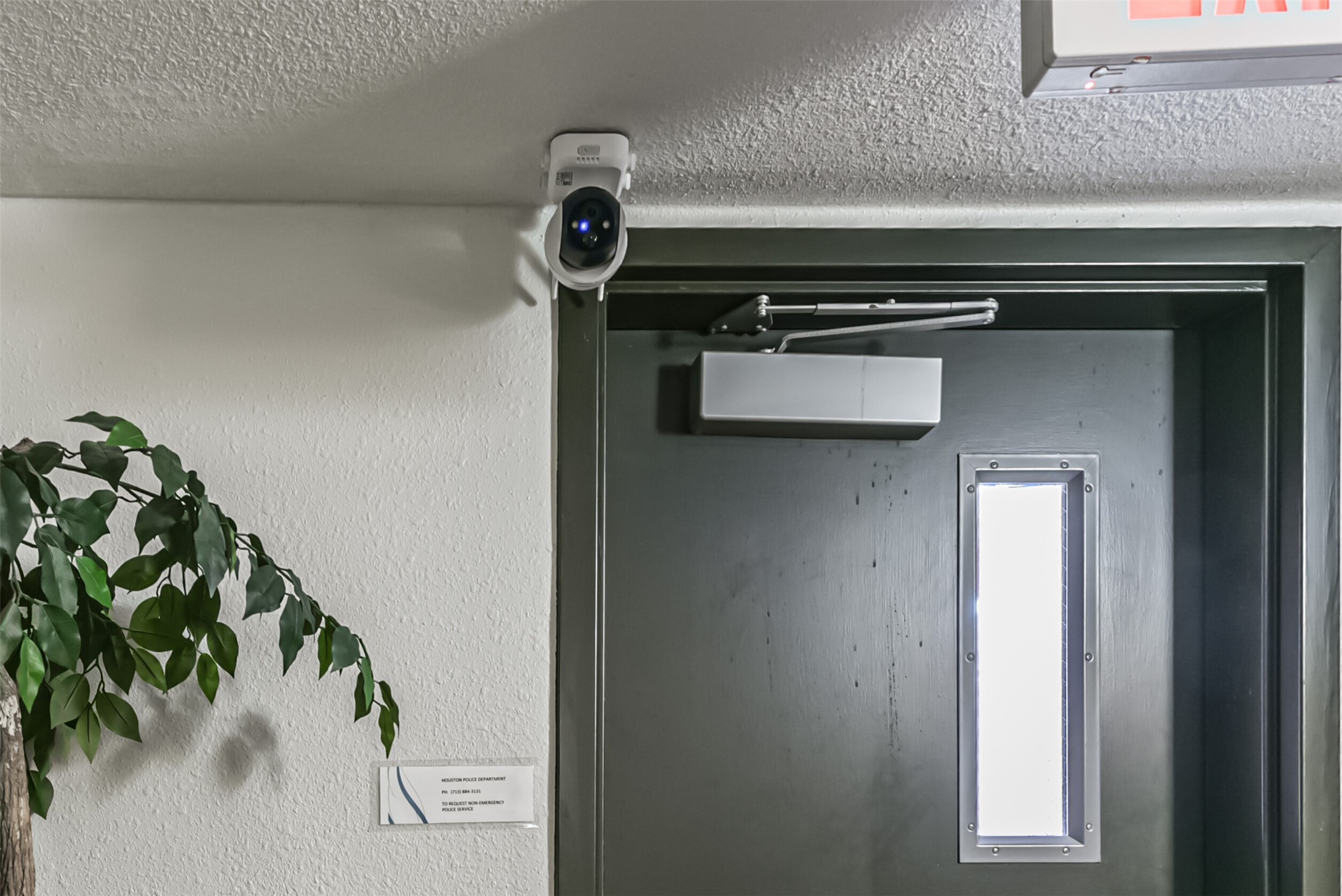 1025 Swanson Street, Unit 314 Houston, TX 77030 - Photo 6 of 25 a close view of a stove in the kitchen