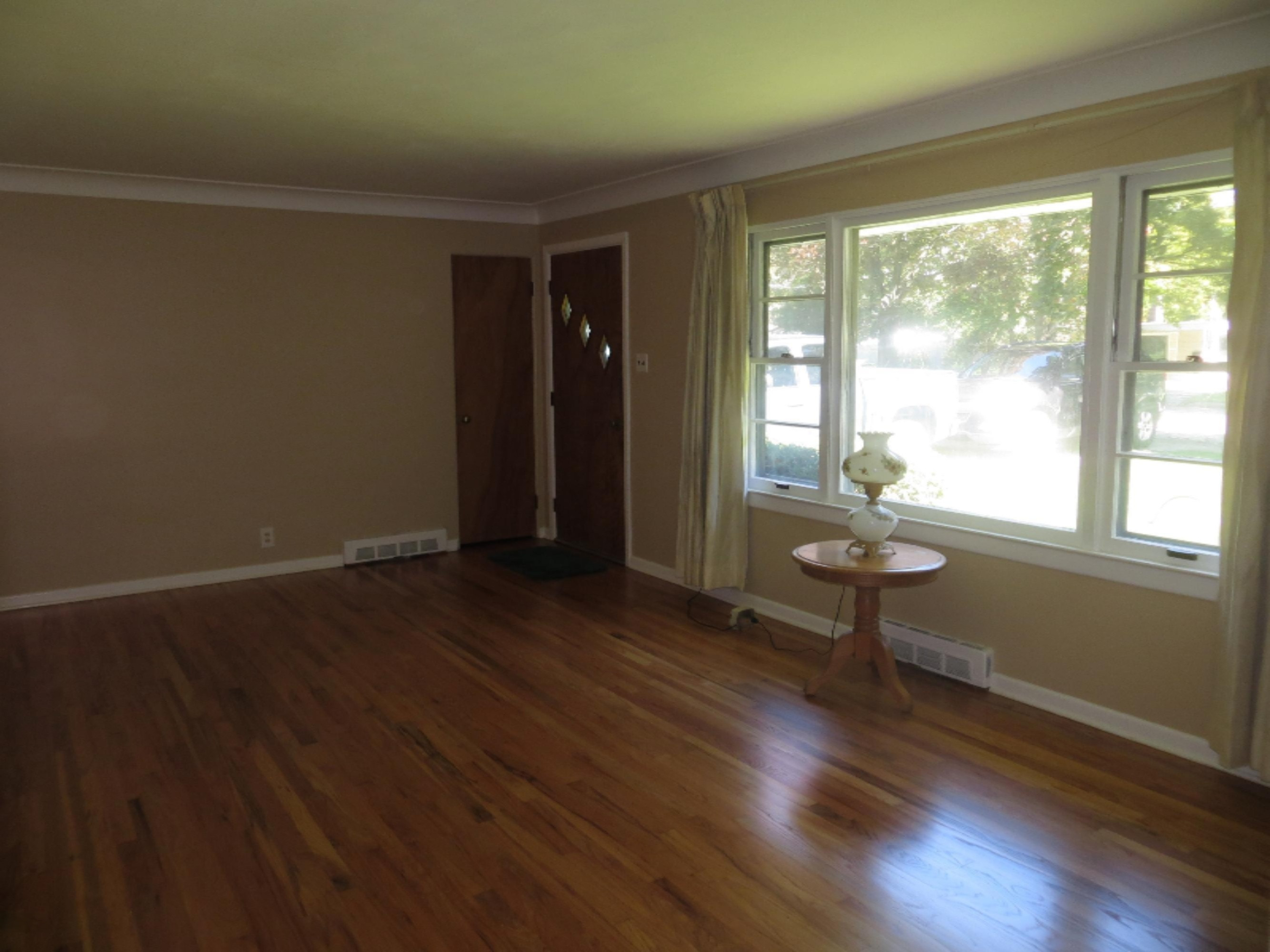 520 North Douglas Avenue Three Rivers, MI 49093 - Photo 12 of 19 Living Room 2