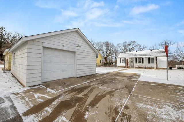 $289,900 | 268 South Adams Street, Oswego, IL 60543