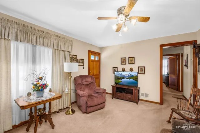 $289,900 | 268 South Adams Street, Oswego, IL 60543