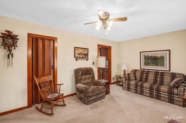 $289,900 | 268 South Adams Street, Oswego, IL 60543