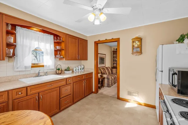 $289,900 | 268 South Adams Street, Oswego, IL 60543