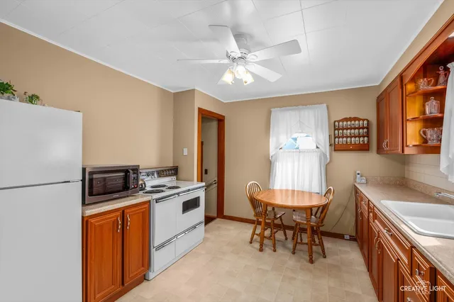 $289,900 | 268 South Adams Street, Oswego, IL 60543