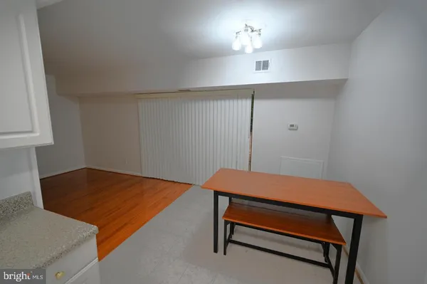 $2,200 | 2237 Castle Rock Square, Unit 1B, Reston, VA 20191