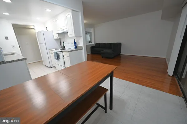 $2,200 | 2237 Castle Rock Square, Unit 1B, Reston, VA 20191