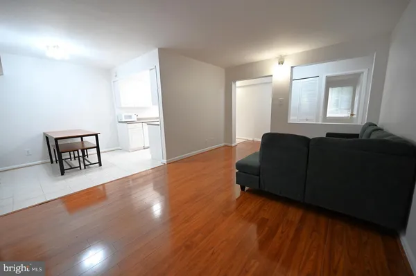 $2,200 | 2237 Castle Rock Square, Unit 1B, Reston, VA 20191