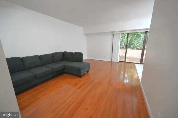 $2,200 | 2237 Castle Rock Square, Unit 1B, Reston, VA 20191