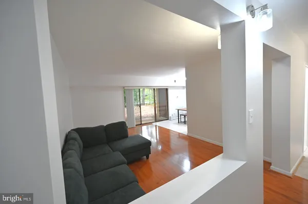 $2,200 | 2237 Castle Rock Square, Unit 1B, Reston, VA 20191