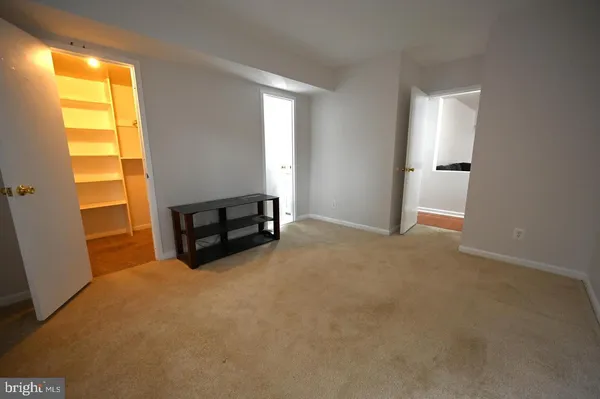 $2,200 | 2237 Castle Rock Square, Unit 1B, Reston, VA 20191