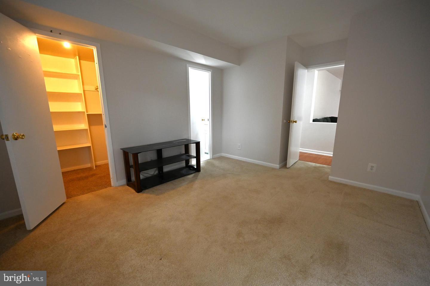 2237 Castle Rock Square, Unit 1B Reston, VA 20191 - Photo 20 of 30