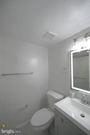 $2,200 | 2237 Castle Rock Square, Unit 1B, Reston, VA 20191