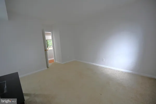 $2,200 | 2237 Castle Rock Square, Unit 1B, Reston, VA 20191