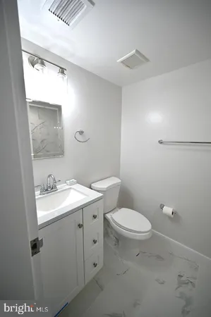 $2,200 | 2237 Castle Rock Square, Unit 1B, Reston, VA 20191