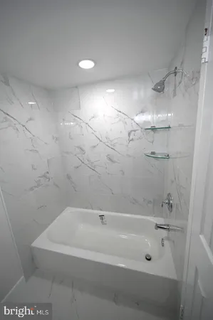 $2,200 | 2237 Castle Rock Square, Unit 1B, Reston, VA 20191