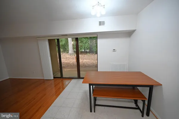 $2,200 | 2237 Castle Rock Square, Unit 1B, Reston, VA 20191