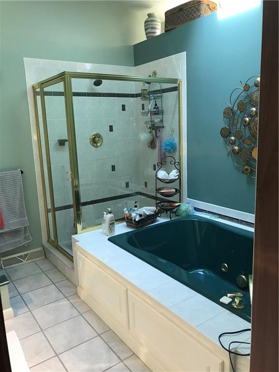 400 Isle Road Butler, PA 16001 - Photo 18 of 25 Master bath
