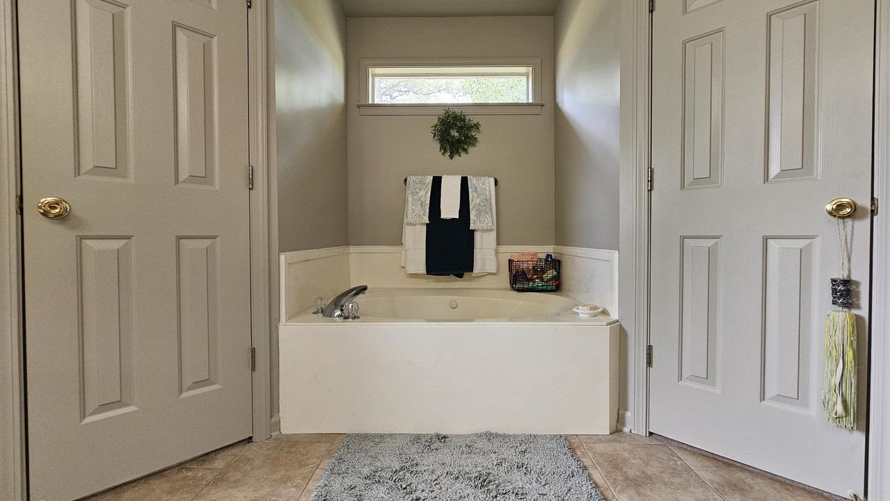 9919 Millington Arlington Road Arlington, TN 38002 - Photo 11 of 22 a utility room with a sink